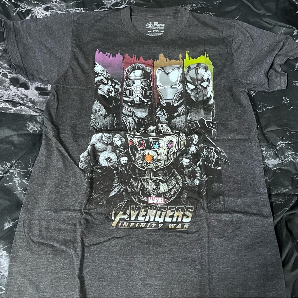 Marvel Avengers Infinity War tee Small